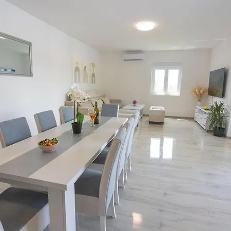 La Vita, Ljubuski Apartman Vitina